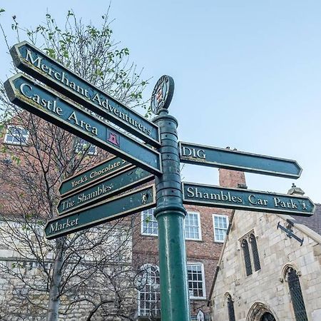 יורק Luxury Apartment Rowntree House Across From The Shambles מראה חיצוני תמונה