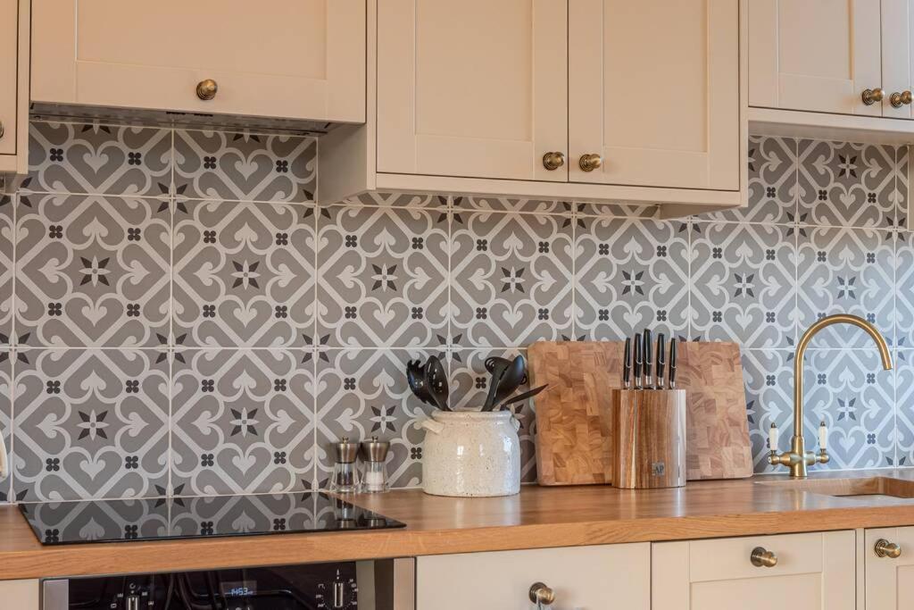 יורק Luxury Apartment Rowntree House Across From The Shambles מראה חיצוני תמונה