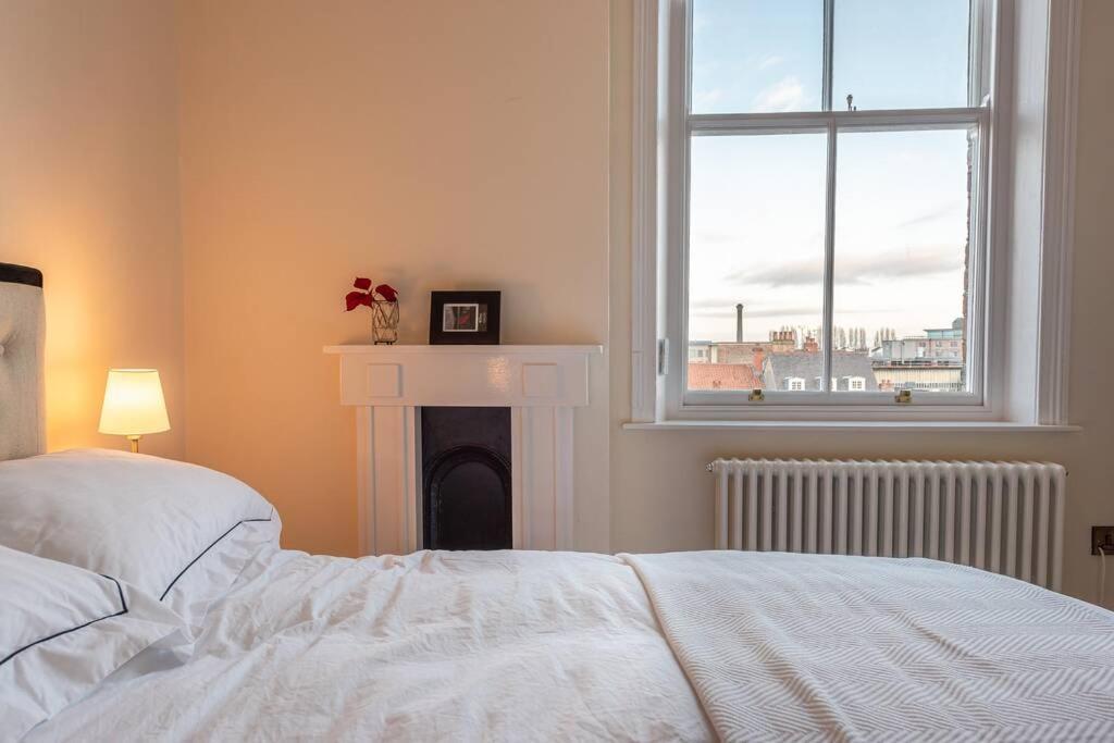 יורק Luxury Apartment Rowntree House Across From The Shambles מראה חיצוני תמונה